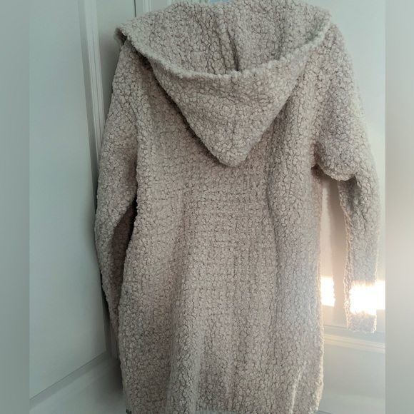 NWT Barefoot Dreams S/M Boucle Hooded Cardi in Almond - Picture 6 of 8